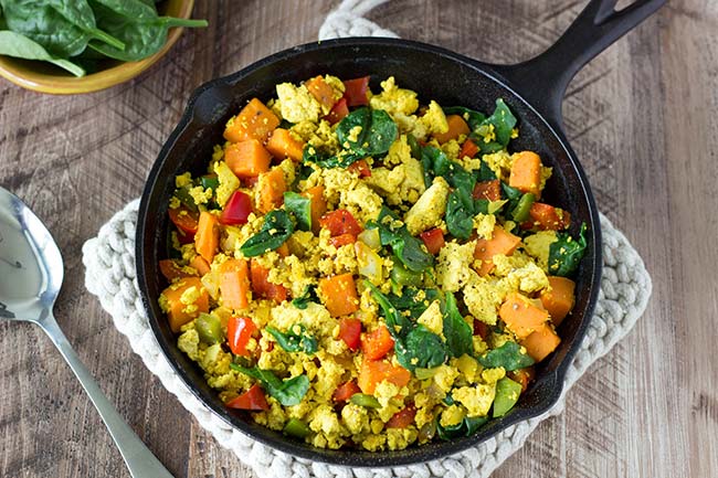 Scrambled Tofu with Pesto & Tomatoes | Coconut Magic
