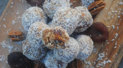 Raw Apricot, Pecan & Caramel Crunchy Bliss Balls